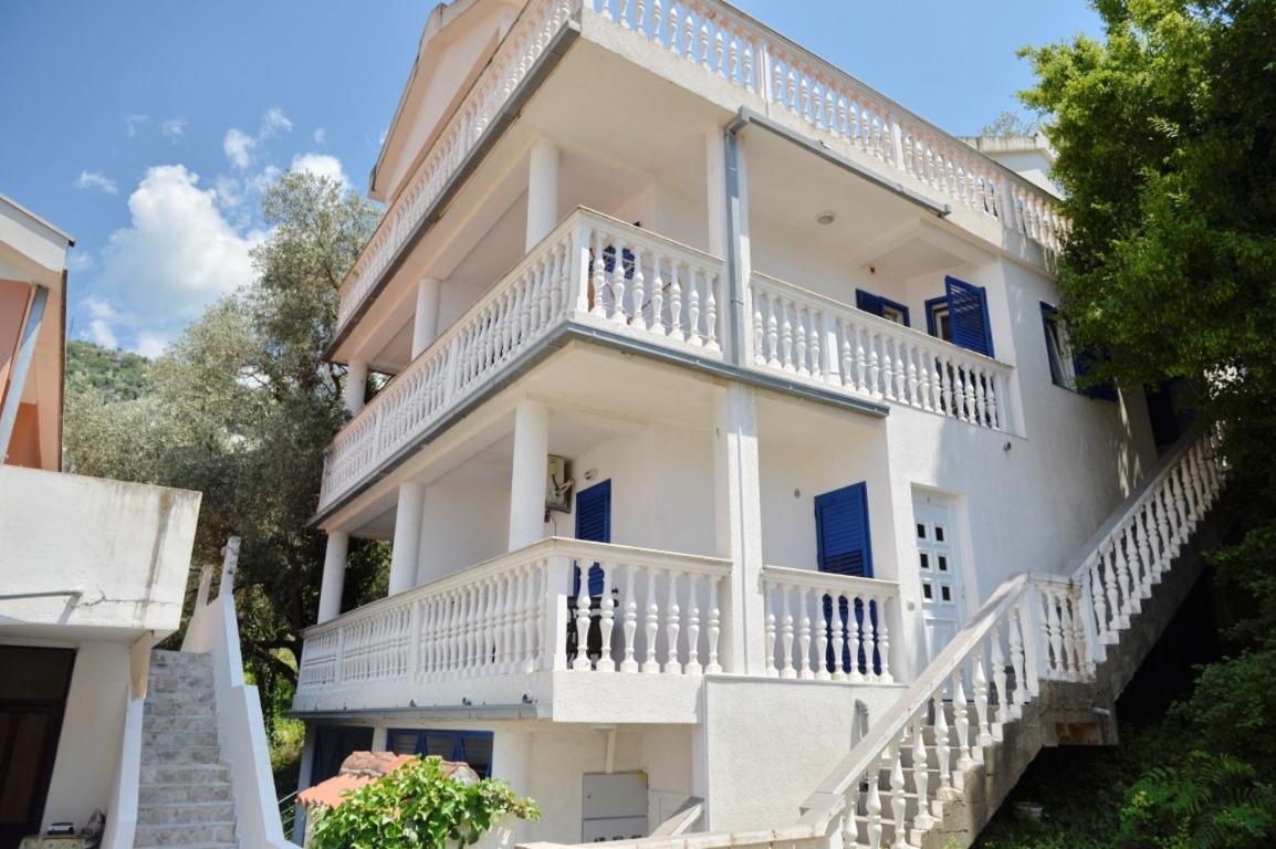 Rafailovici Holiday Apartments Екстер'єр фото