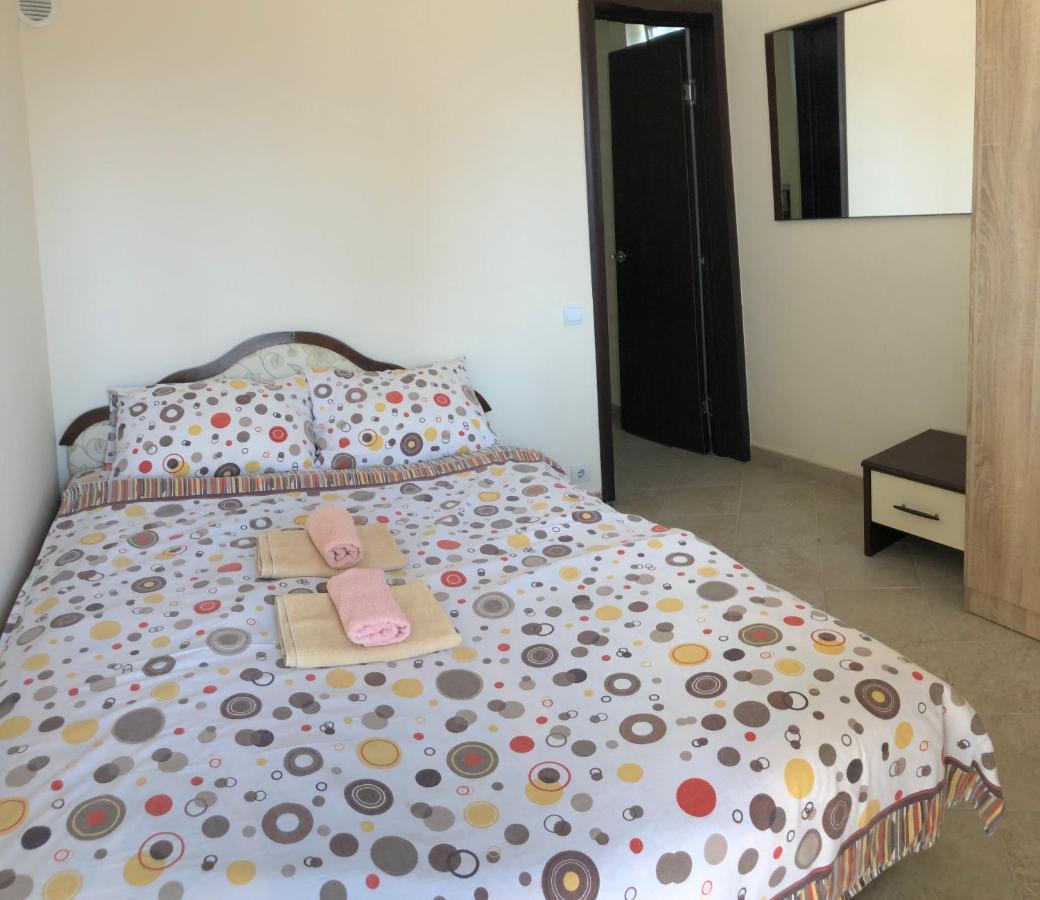 Rafailovici Holiday Apartments Екстер'єр фото
