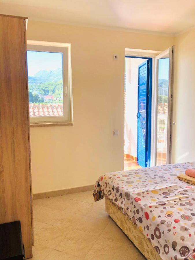 Rafailovici Holiday Apartments Екстер'єр фото