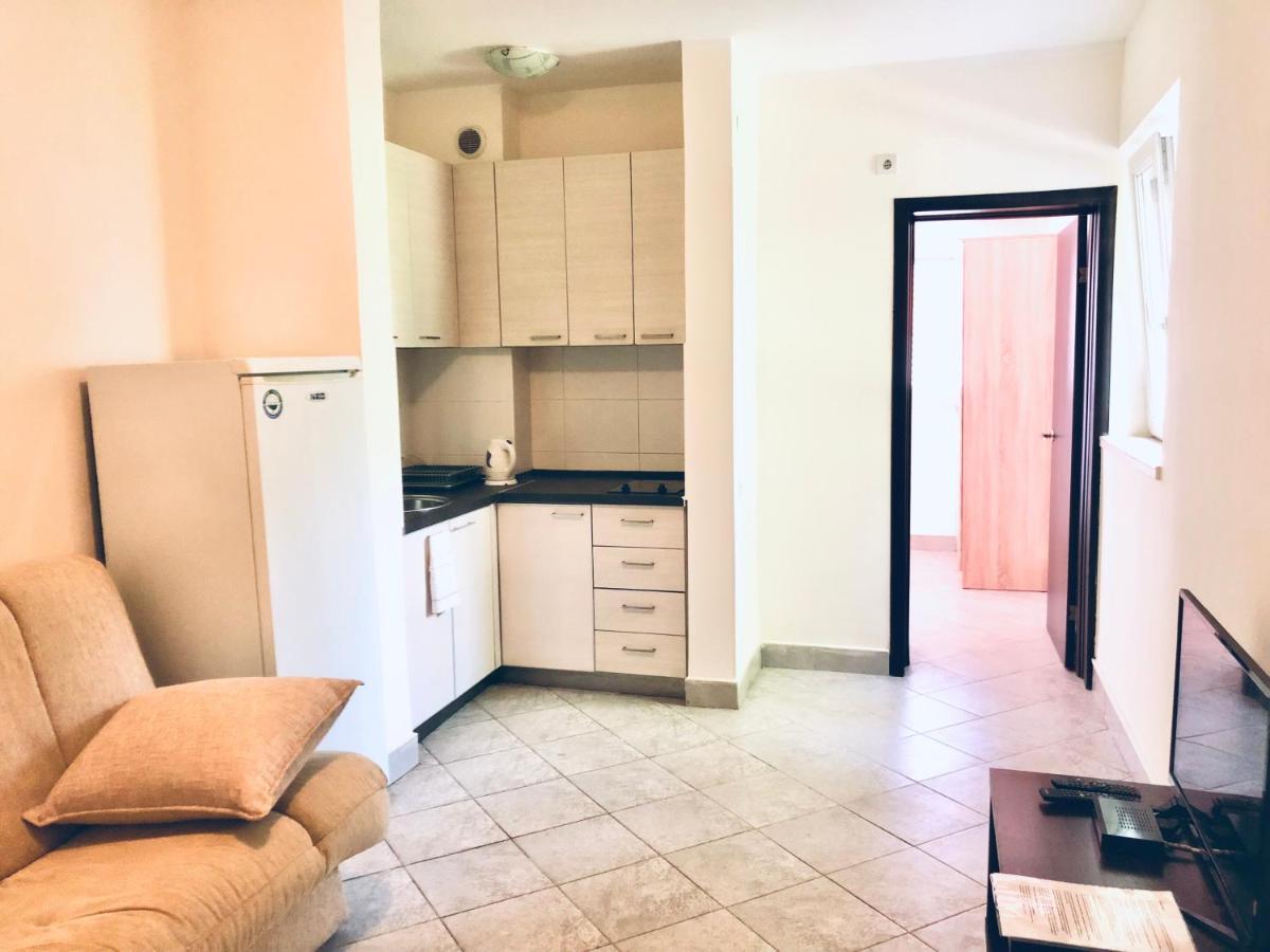 Rafailovici Holiday Apartments Екстер'єр фото