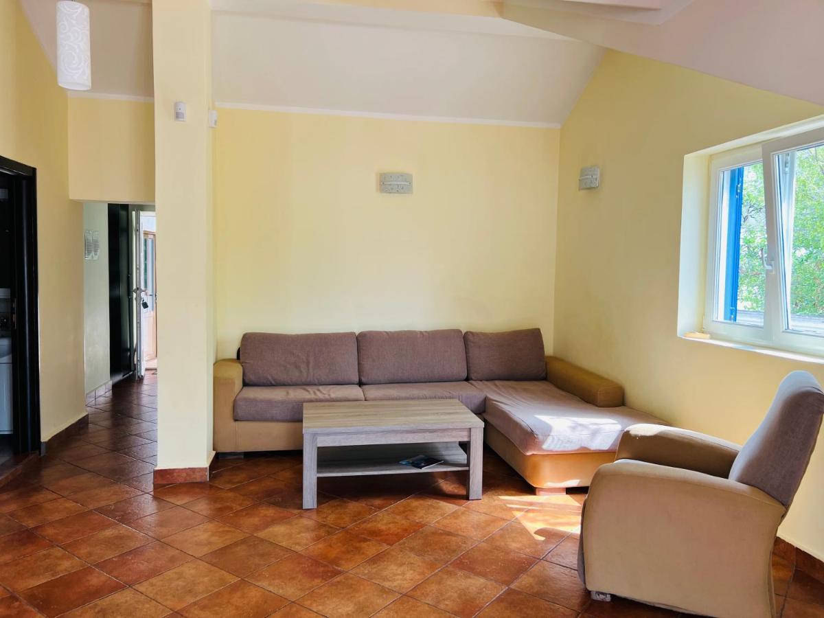 Rafailovici Holiday Apartments Екстер'єр фото